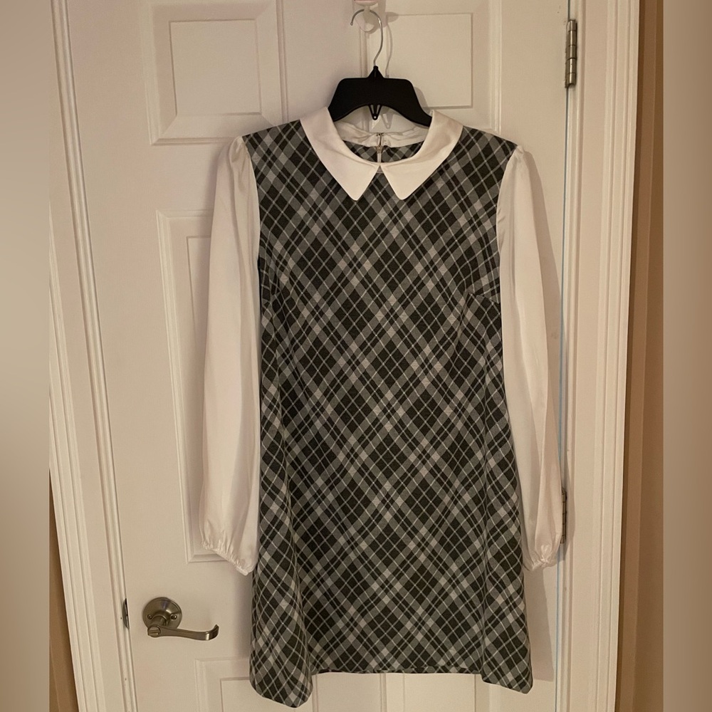 Plaid Dress with White Collar and Sleeves
